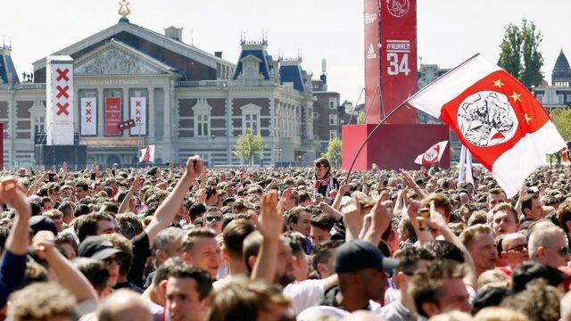 Ajax-kampioensfeest barst los op het Museumplein