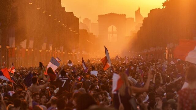 Parijs ontploft van vreugde na WK-winst en trots maakt zich meester van Kroaten