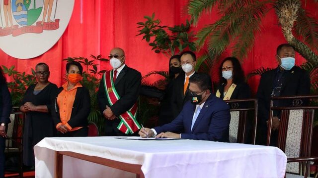 Chan Santokhi geïnstalleerd als president van Suriname