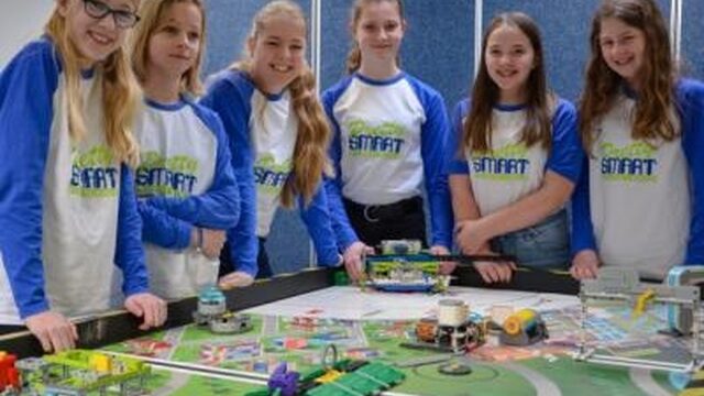 Technische meiden op weg naar het WK Lego