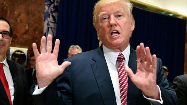 Trump steunt tegenstanders neerhalen standbeeld Charlottesville