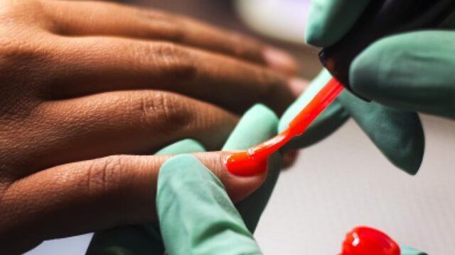 'Meld misstanden in nagelsalons'