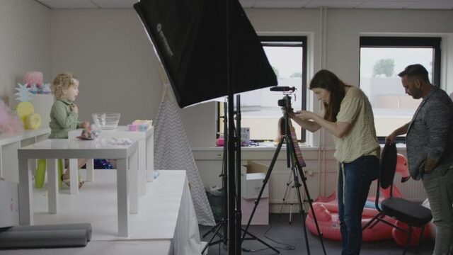 Wie zijn de ouders achter jonge YouTubers?