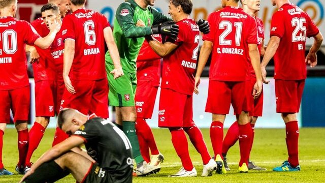 Giganten in de eerste divisie, Twente en Roda winnen