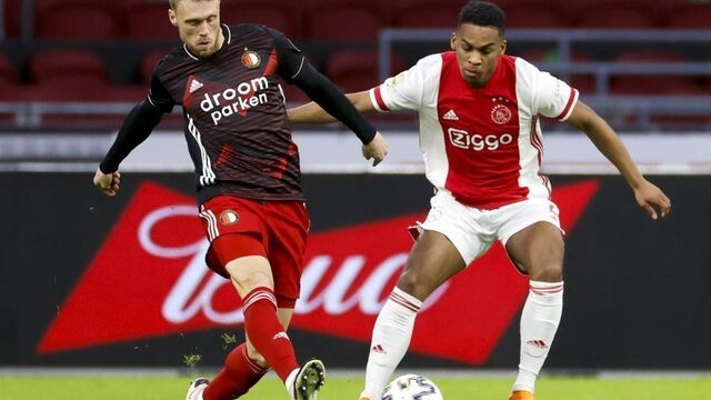 Ajax moet hard werken voor nipte overwinning op Feyenoord
