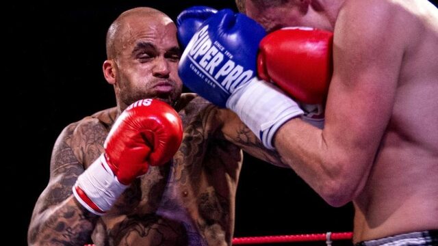 Ex-voetballer Orlando Smeekes deelt nu geen panna's uit, maar klappen