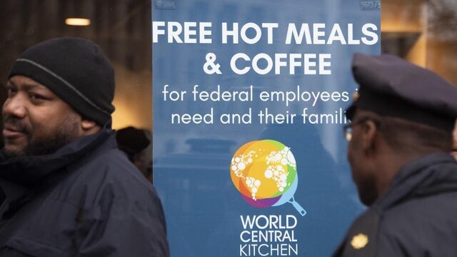 Amerikaanse ambtenaren naar de voedselbank vanwege shutdown