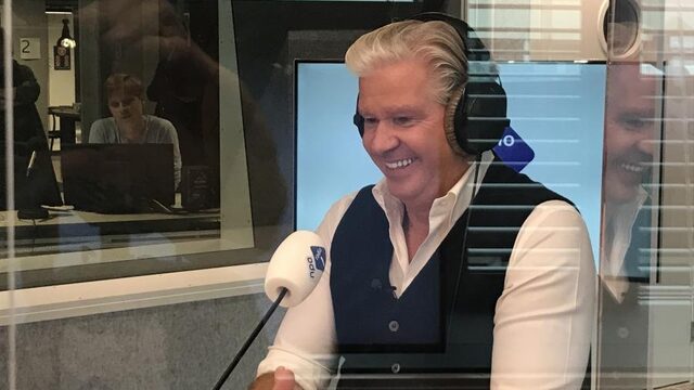 Dries Roelvink in tranen bij afscheid 1 op 1