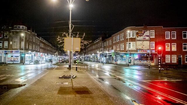 Stand.nl: 'De avondklok moet nog even blijven'