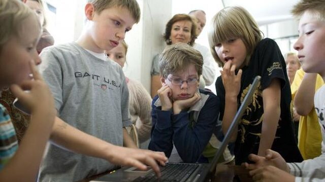 Jeugd is de hele dag online maar kan informatie moeilijk beoordelen