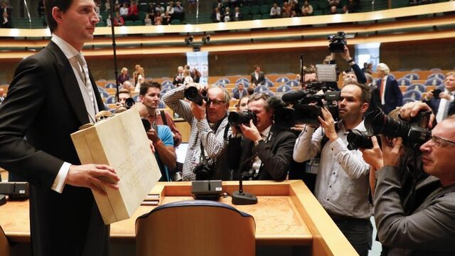 Miljoenennota: robuuste groei, 'Nederland houdt zich knap staande'