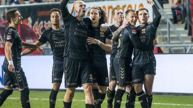 Go Ahead Eagles pijnigt FC Twente en bekert verrassend verder