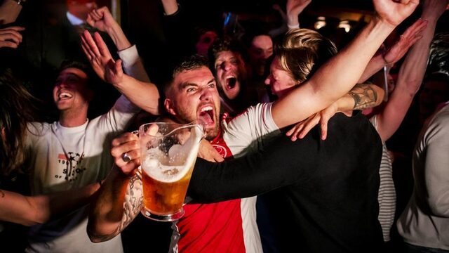 PvdA Europa: stop leegverkoop Ajax!