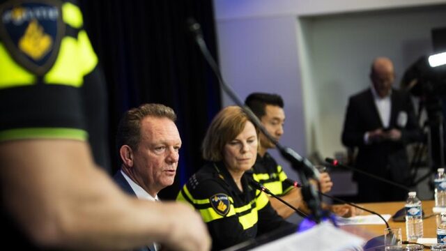 Podcast De Dag: hoe pak je een boef in het buitenland?