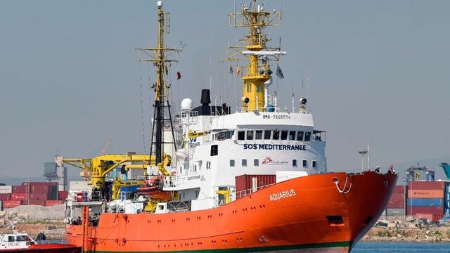 Ondanks weigering van Italië gaat Artsen zonder Grenzen door met oppikken vluchtelingen