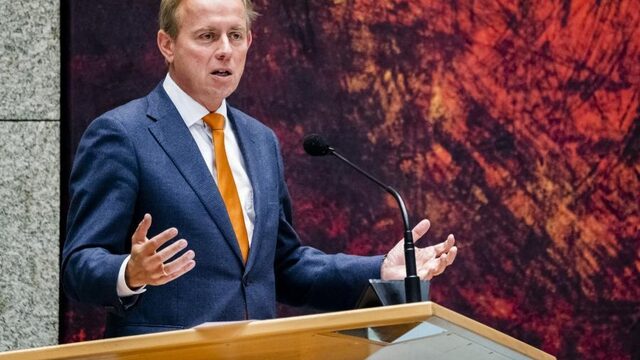 SGP-voorman Van der Staaij: avondklok nog een brug te ver