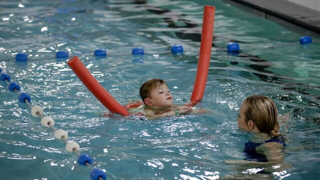 Wachtlijst zwemles loopt op: 'Ouders wees gewaarschuwd'