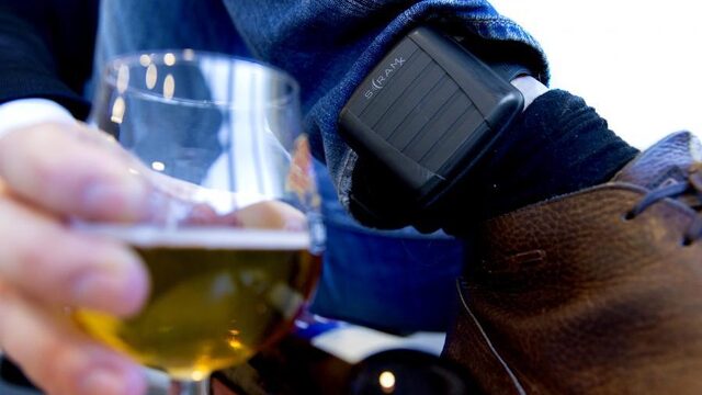 Alcoholenkelband wordt landelijk ingevoerd