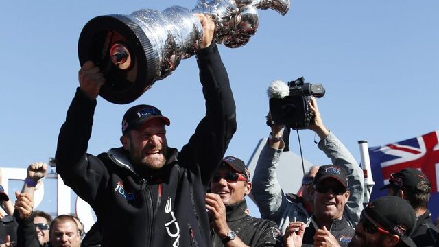 Simeon Tienpont voer in de uithoeken van de wereld, niet altijd zonder risico