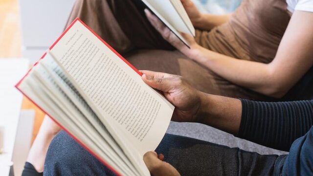 Blijf binnen en haal de wereld in huis