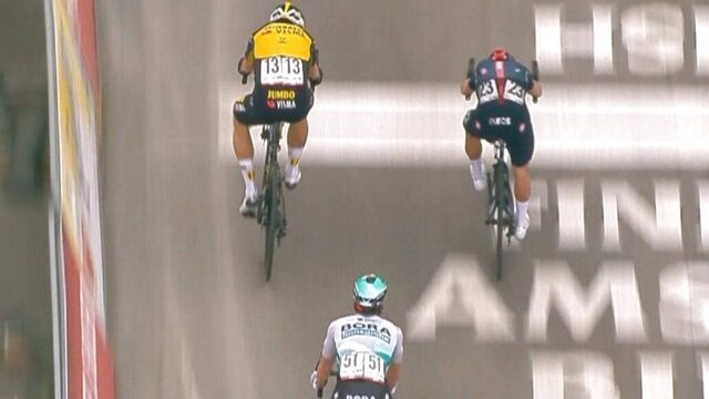 Wout van Aert volgt Mathieu van der Poel op als winnaar Amstel Gold Race