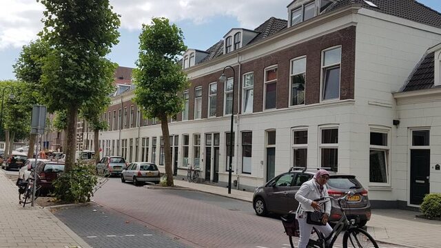 Crabethstraat in Gouda wil compensatie voor zakkende huizen
