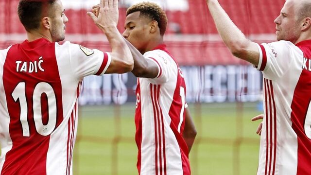 Ajax walst over Friese heren heen