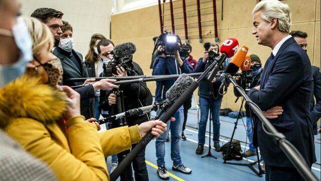 Politiek en journalistiek: 'Een verschuiving van de doorwrochte verslagen naar politiek-als-spel'