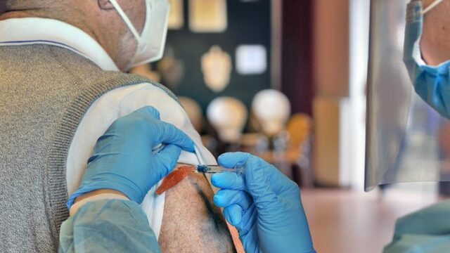 Drie vragen over de zin en onzin van het coronavaccin