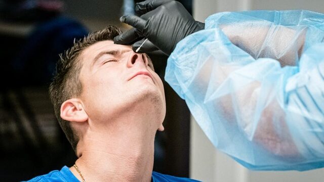 'Test jongeren met sneltest zodat ze kunnen stappen'