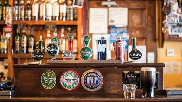 'Ze verdienen miljarden met de verkoop van gif en doen alsof ze het beste voor hebben met de mens'