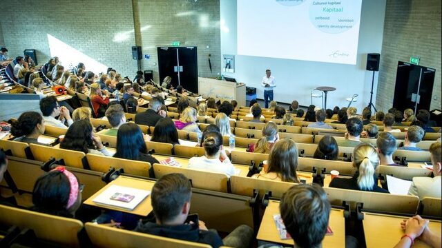 Stand.nl: De loting moet terug bij populaire studies