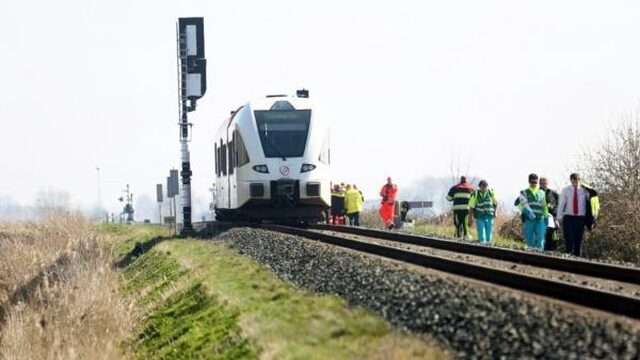 Twee doden bij ongeluk met auto en trein op overweg Harlingen
