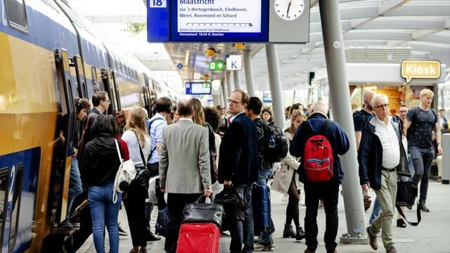 Nederlanders reizen steeds verder naar hun werk
