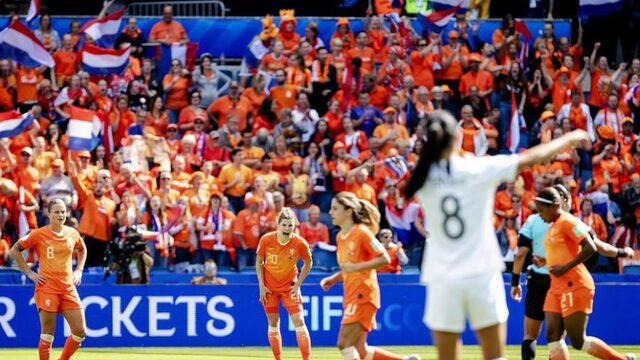 Maak jouw opstelling voor de Oranje Leeuwinnen tegen Canada