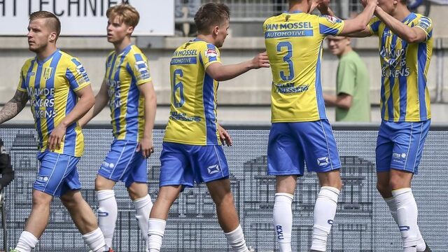RKC verrast Excelsior, Waalwijkers op voorsprong na eerste wedstrijd