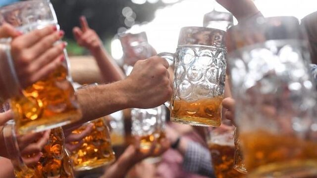 'Alcohol helpt bij spreken van een andere taal'