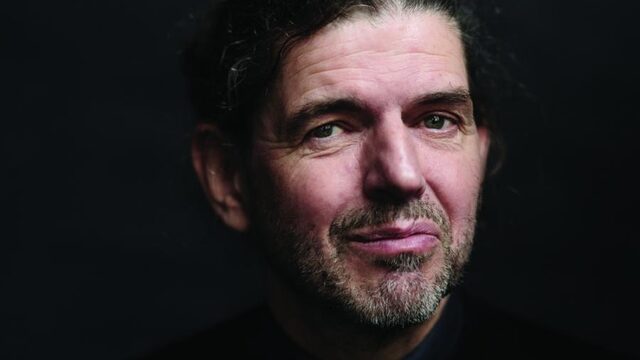 Sinds zijn boek kijkt heel Nederland vol verbazing, bewondering of afgrijzen naar Pastor Pierre Valkering