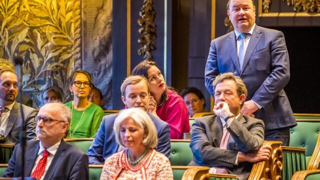 'Iedereen bij Forum moet nu kleur bekennen'