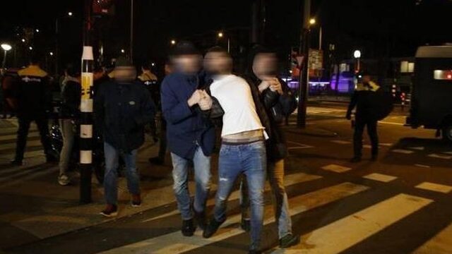 ME maakt einde aan Turks protest in Amsterdam, zes arrestaties