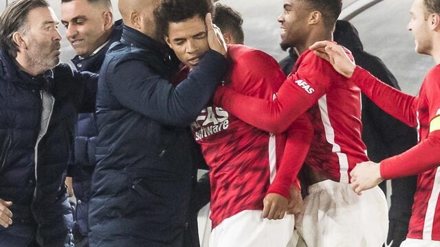 AZ laat zich niet kennen na 2-0 achterstand