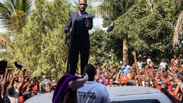Bobi Wine weer thuis: 'Er hangt een sfeer van opstand in Ugandese Kampala'