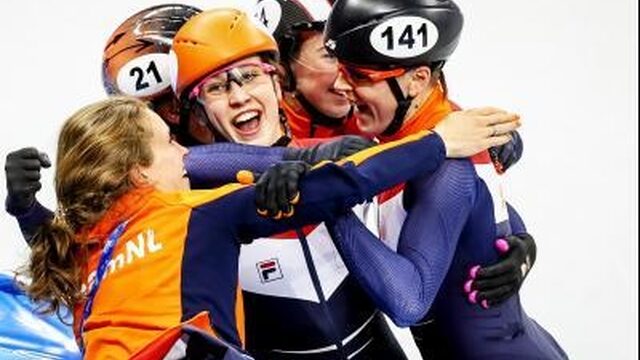 Brons voor aflossingsvrouwen na twee diskwalificaties in A-finale