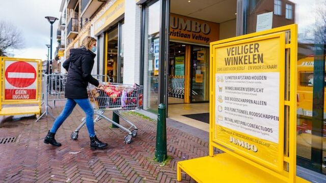Supermarktdeskundigen vrezen drukte in supermarkten als avondklok ingaat