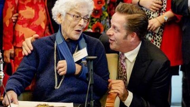 'Eén keer per jaar aanbellen bij eenzame ouderen werkt niet'