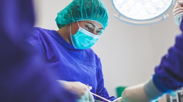 Stand.nl: Alle eisen van de verpleegkundigen moeten direct worden ingewilligd