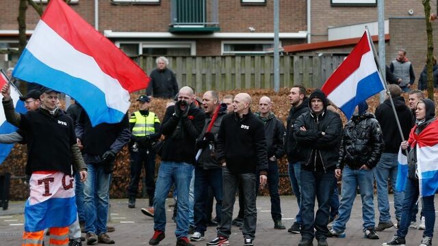 Wie vormen de nieuwe generatie radicaal en rechtsextremistische activisten?