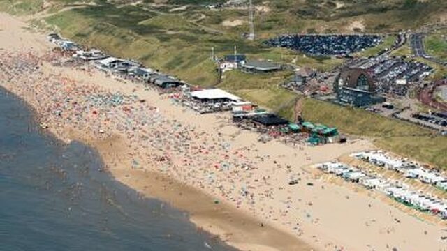 Strandseizoen is geopend, dus begint de onrust op partystrand Bloemendaal