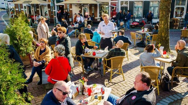 Persconferentie 20 april: terrassen open, avondklok verdwijnt
