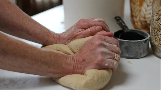 Zo maak je eenvoudig zelf een lekker brood